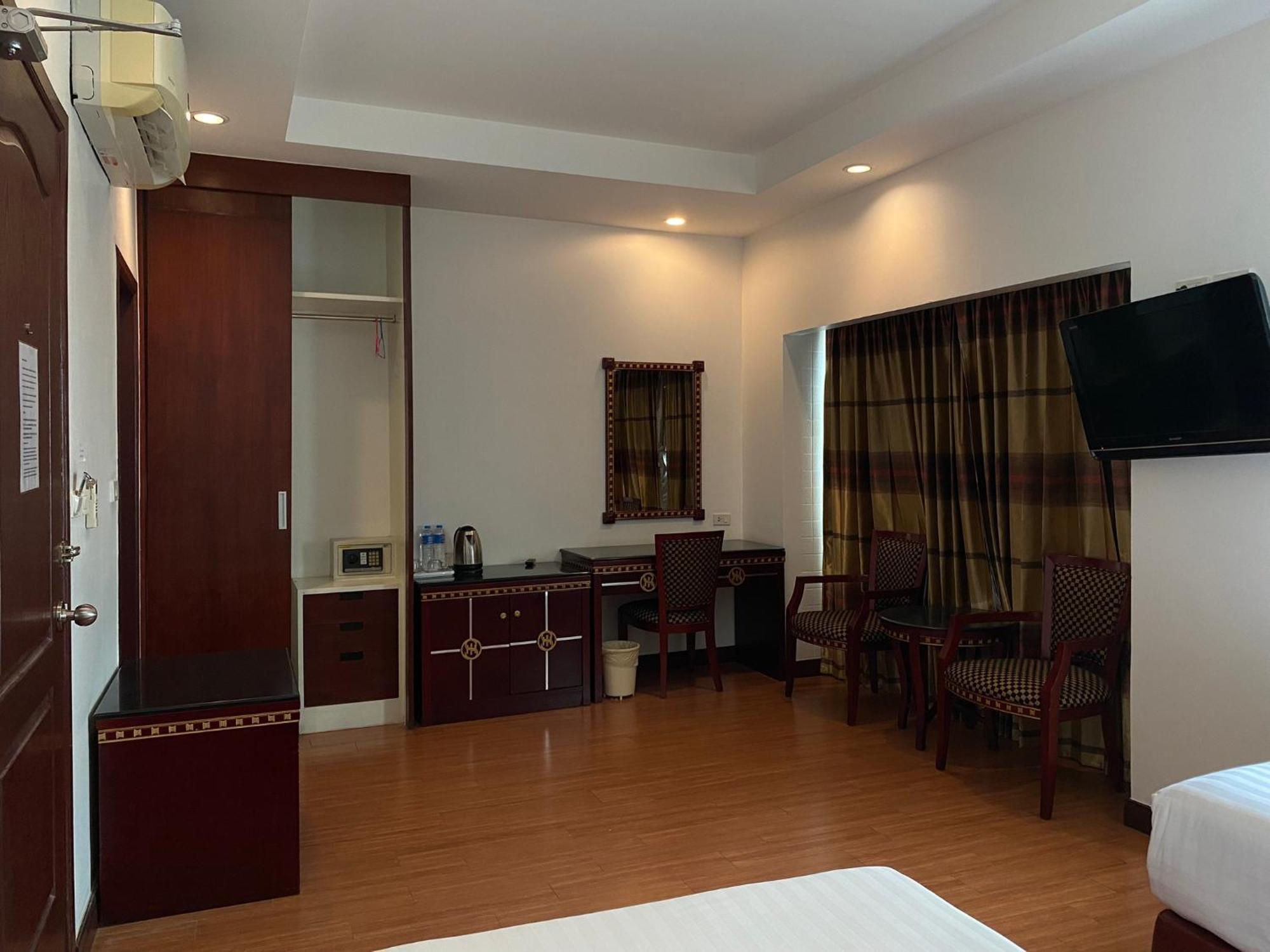 Jomtien Hisotel Exteriér fotografie